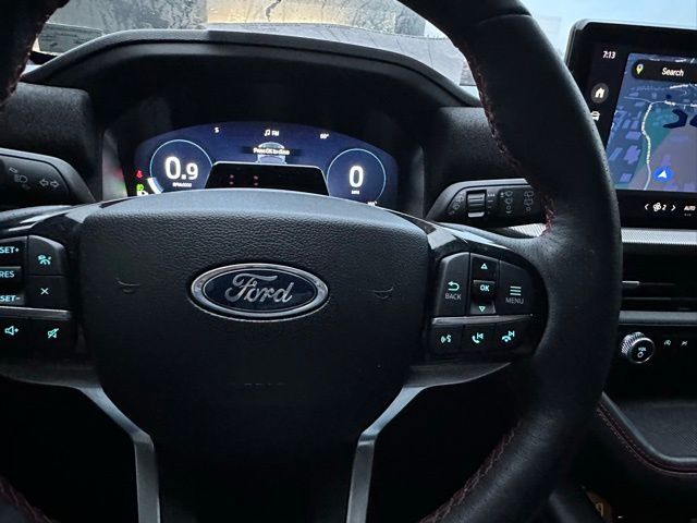 2025 Ford Explorer ST-Line photo 18