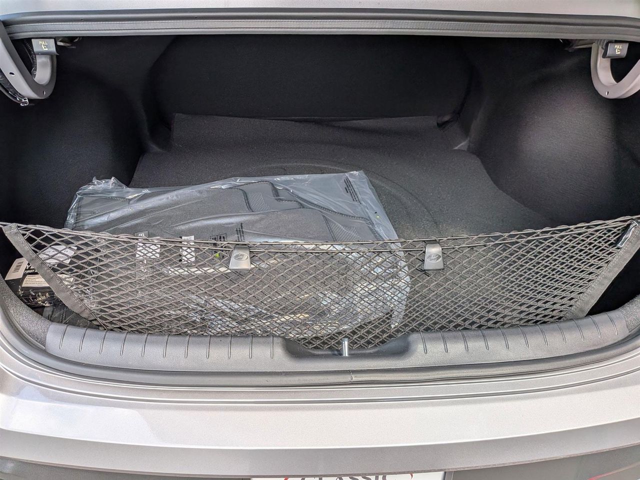 2025 Hyundai Elantra SEL Sport photo 27