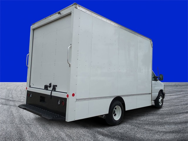 2024 Ford E-450 photo 3