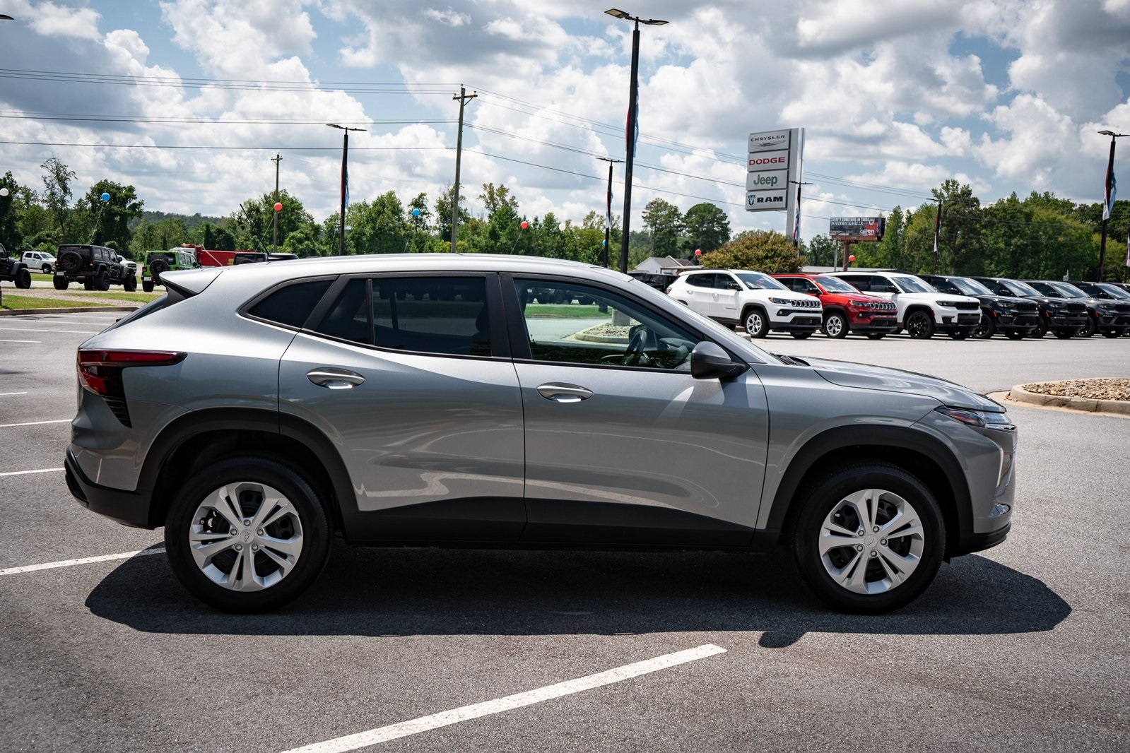 2024 Chevrolet Trax LS photo 7