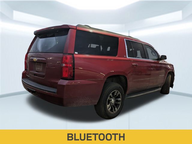 2016 Chevrolet Suburban LT photo 3