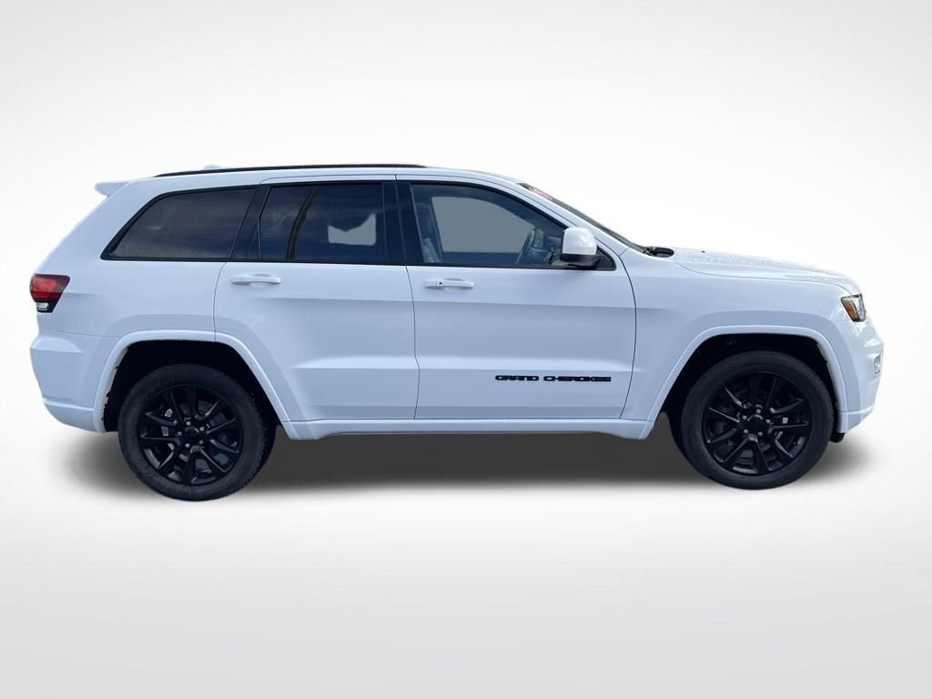 2019 Jeep Grand Cherokee Altitude photo 3