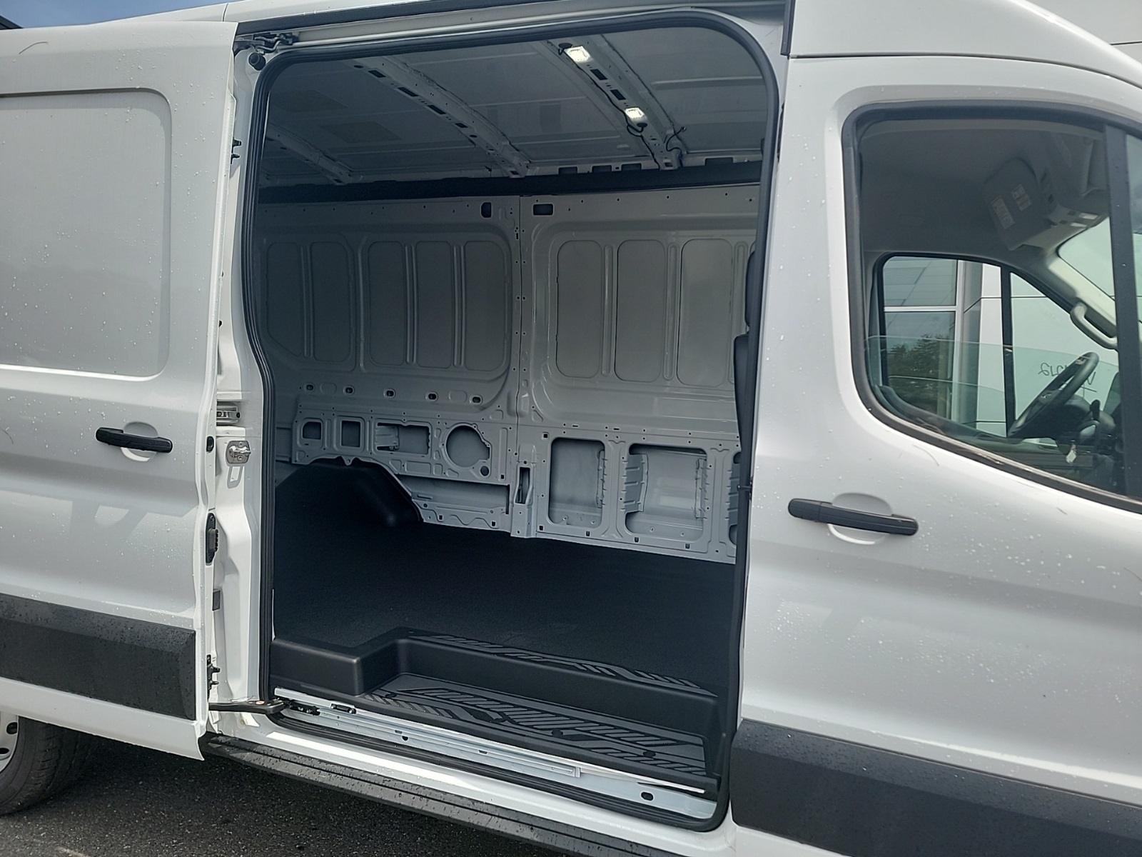 2025 Ford Transit photo 9