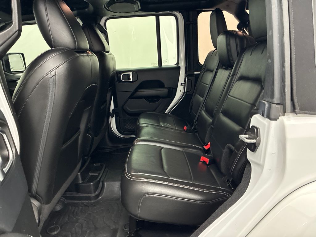 2018 Jeep Wrangler Unlimited Sahara photo 15