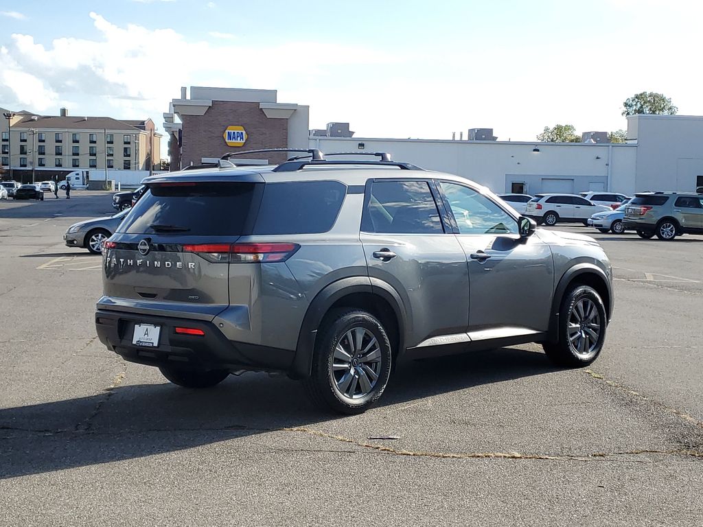2025 Nissan Pathfinder SV photo 3
