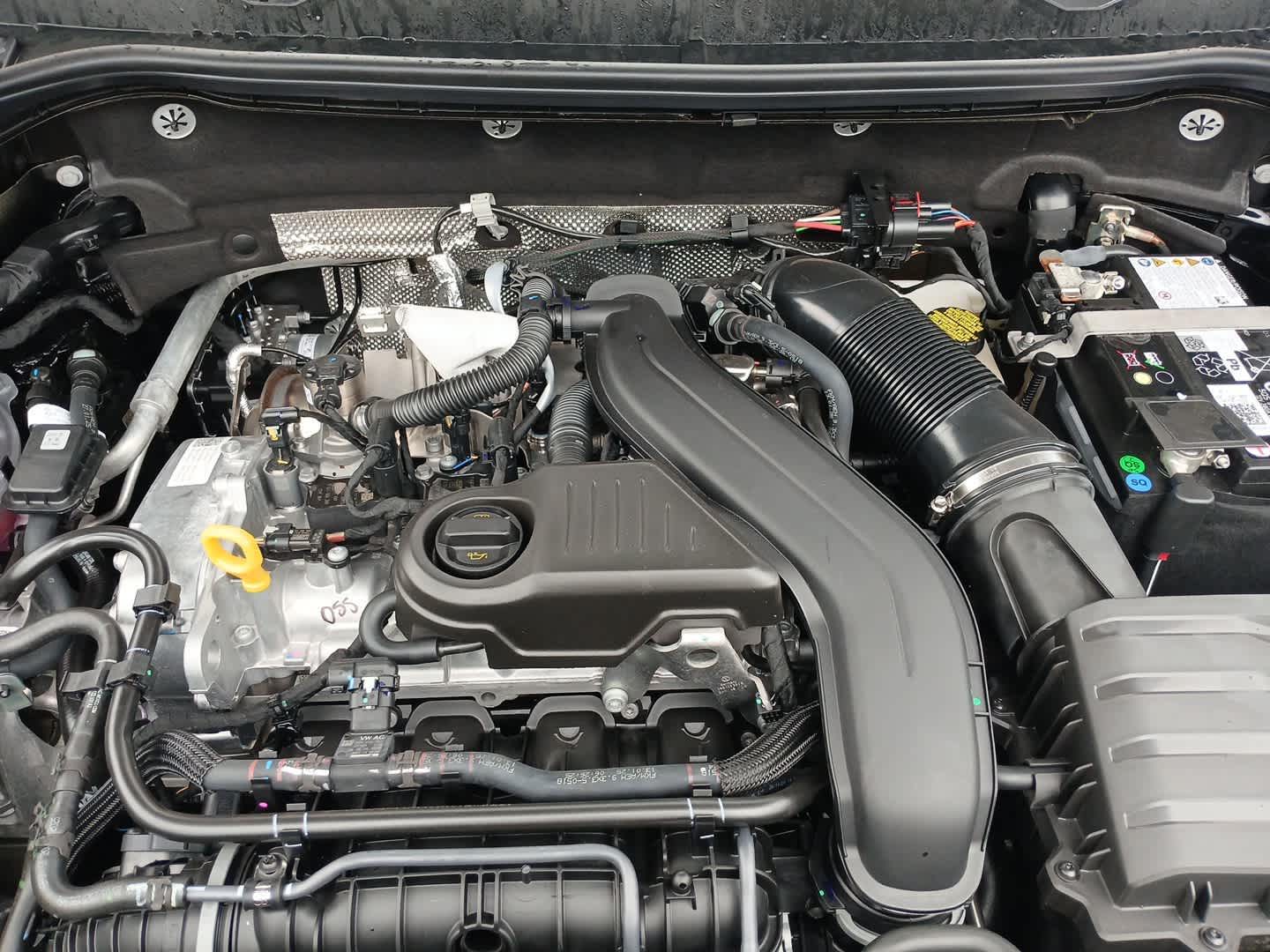 2025 Volkswagen Taos SE photo 37