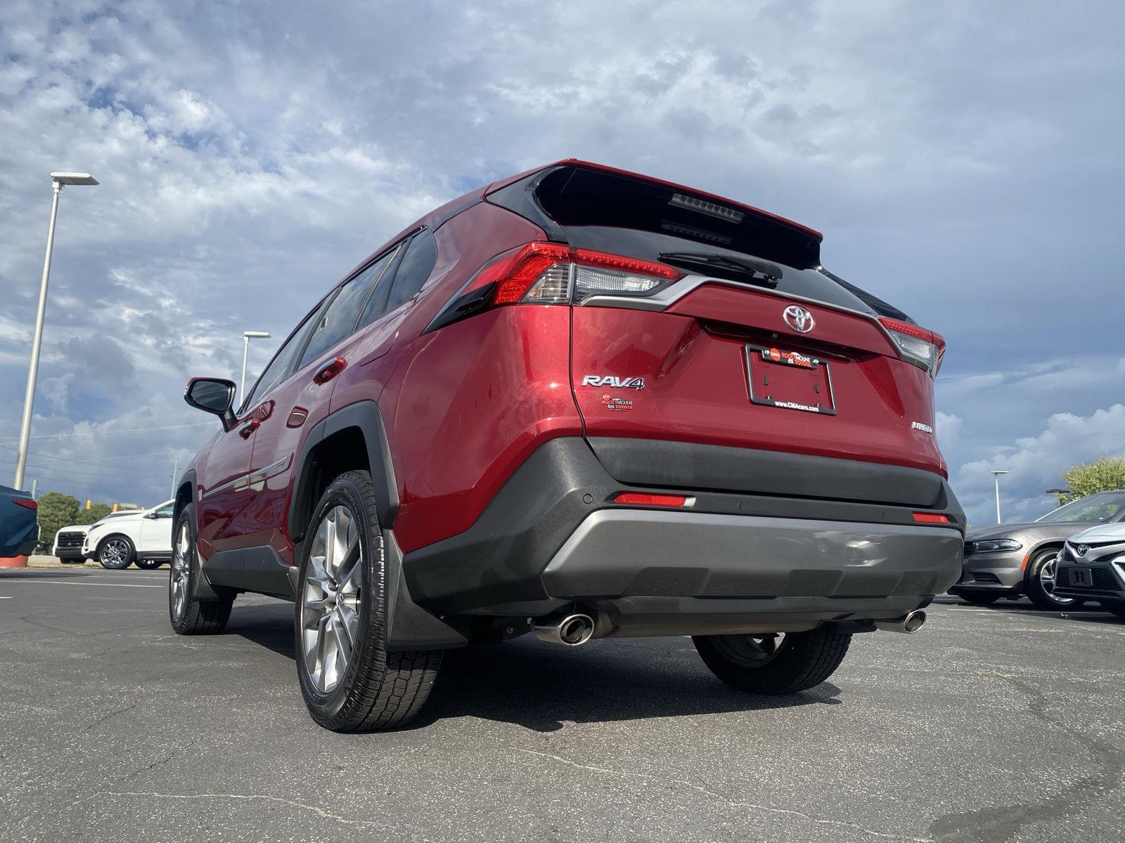 2019 Toyota RAV4 Limited photo 3