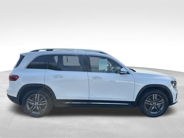 2025 Mercedes Benz GLB 250 4MATIC photo 5