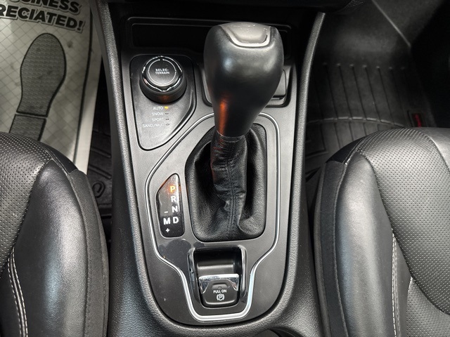 2021 Jeep Cherokee Latitude Lux photo 22