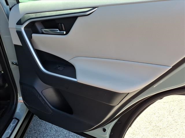 2022 Toyota RAV4 XLE photo 17