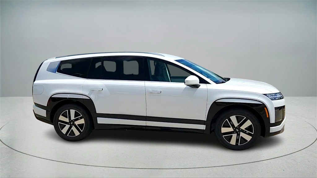 2026 Hyundai Ioniq SEL photo 10