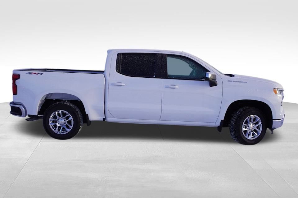 2025 Chevrolet Silverado 1500 LT photo 3