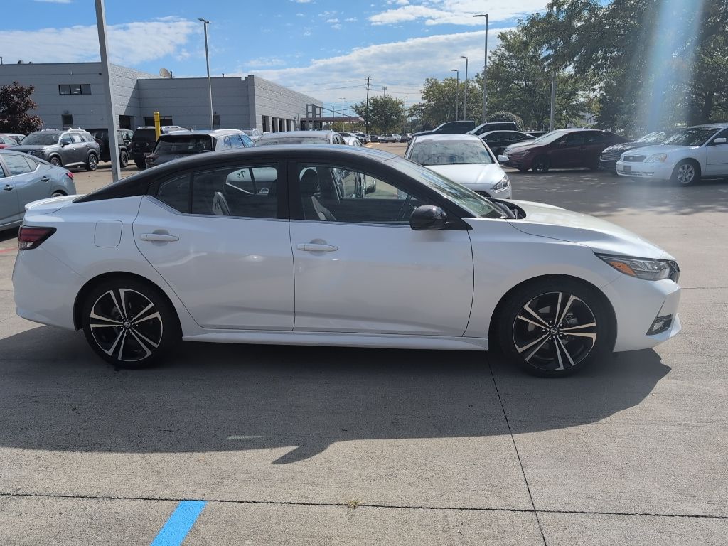 2021 Nissan Sentra SR photo 2
