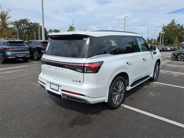 2026 Infiniti QX80 Luxe photo 2