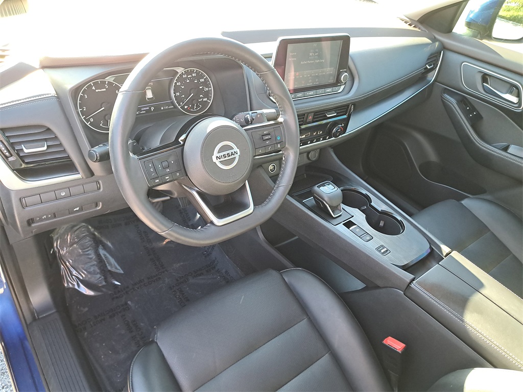 2021 Nissan Rogue SV photo 18