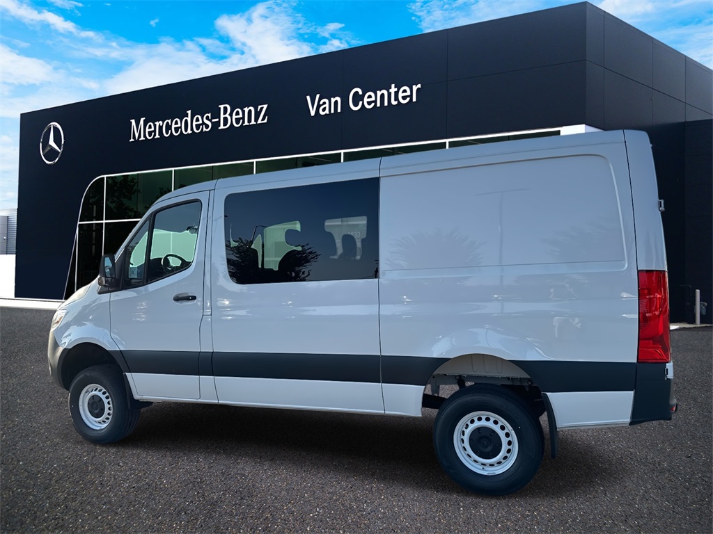 2026 Mercedes Benz Sprinter Crew Van photo 4