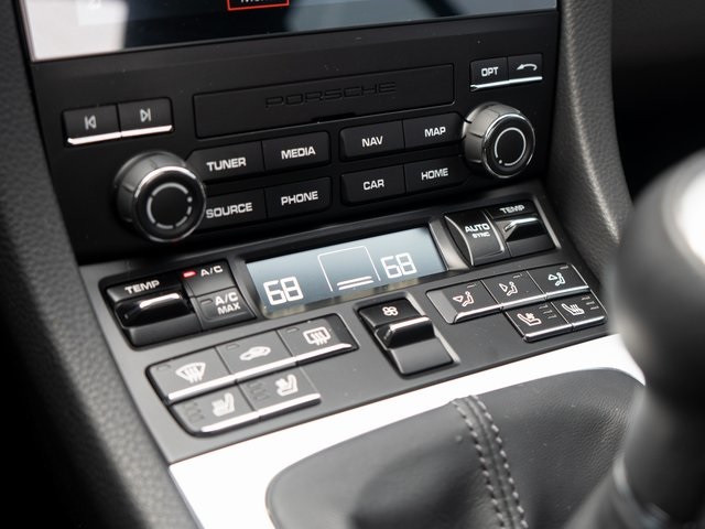 2024 Porsche Cayman Base photo 26
