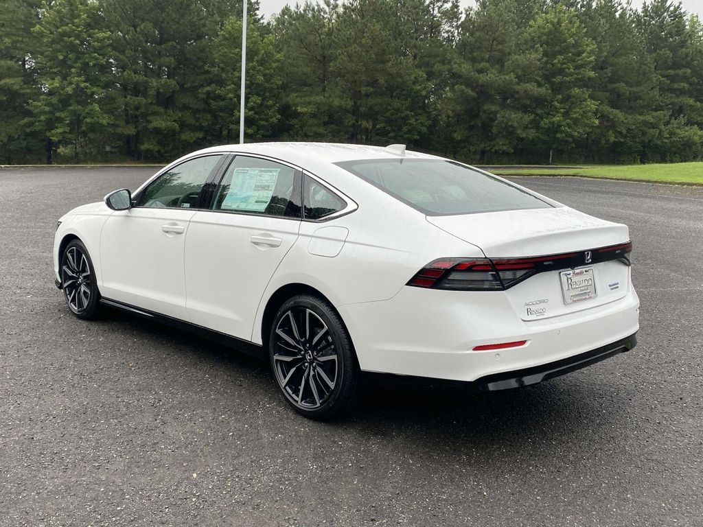 2025 Honda Accord Hybrid Touring photo 4