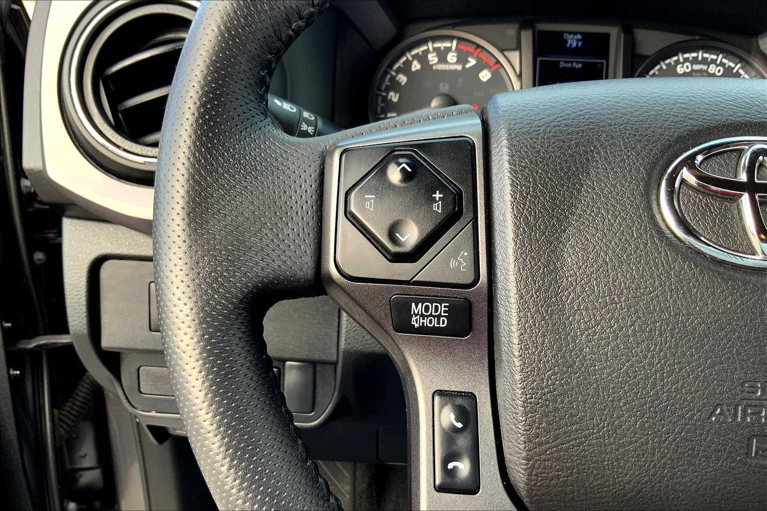 2023 Toyota Tacoma TRD Sport V6 photo 22