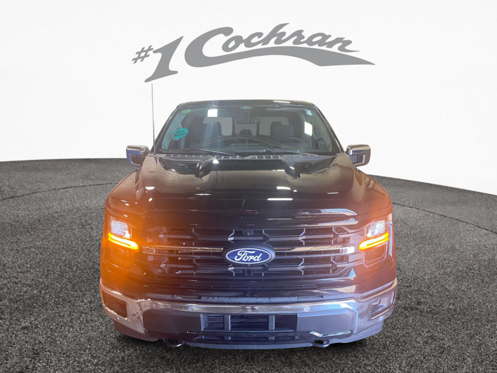 2025 Ford F-150 XLT photo 2