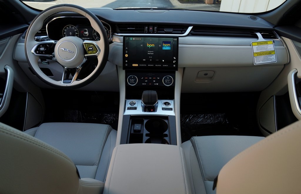 2026 JAGUAR F-PACE - Image 8