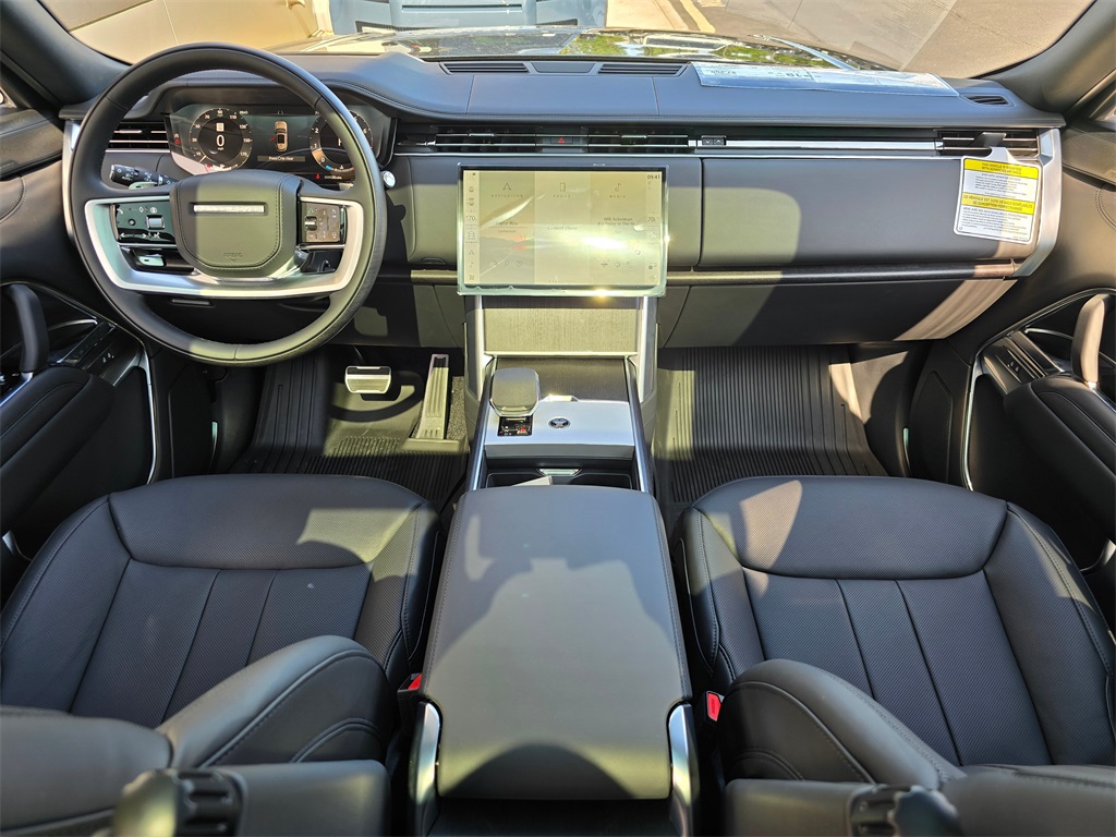 2025 Land Rover Range Rover SE photo 10