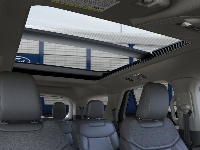 2025 Ford Explorer photo 18