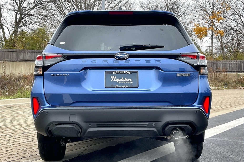 2025 Subaru Forester Touring photo 4