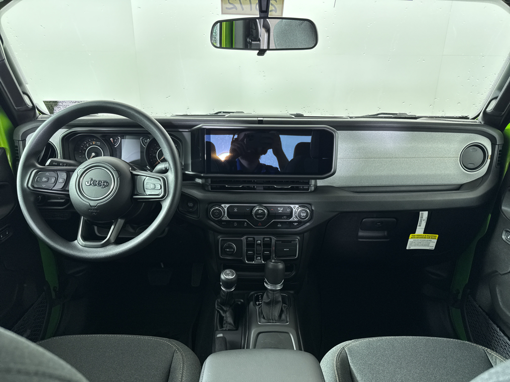 2025 Jeep Gladiator Sport photo 3