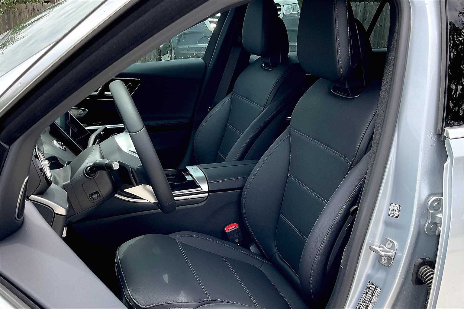 2025 Mercedes Benz C 300 photo 13