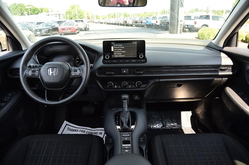2025 Honda HR-V LX photo 5