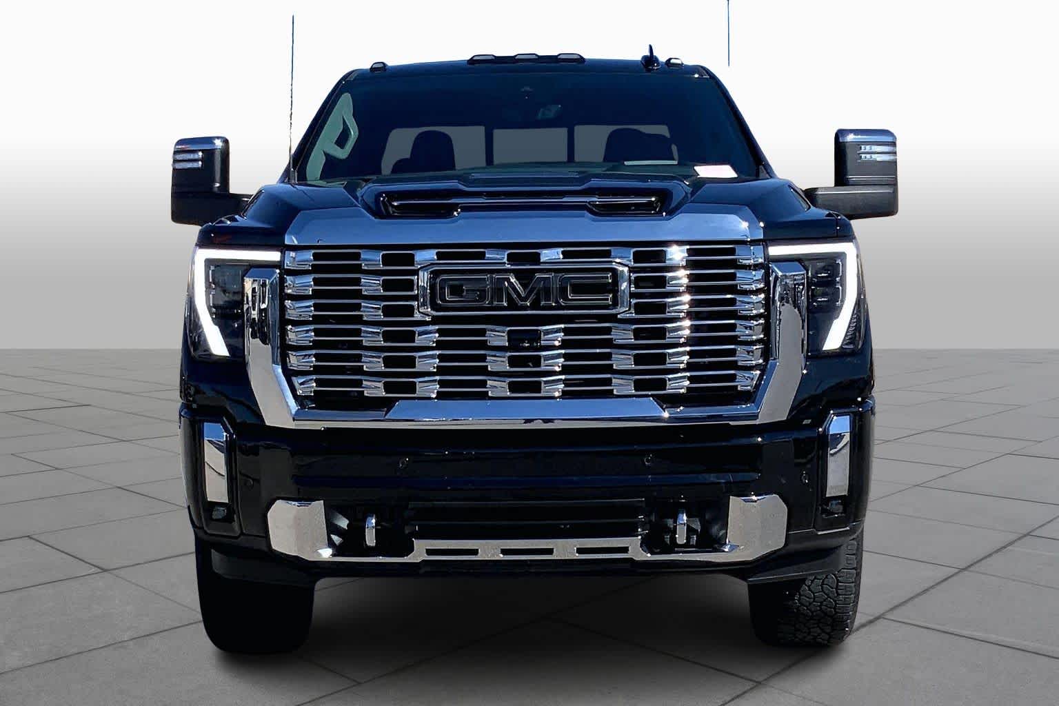 2024 Gmc Sierra 2500 HD Denali photo 3