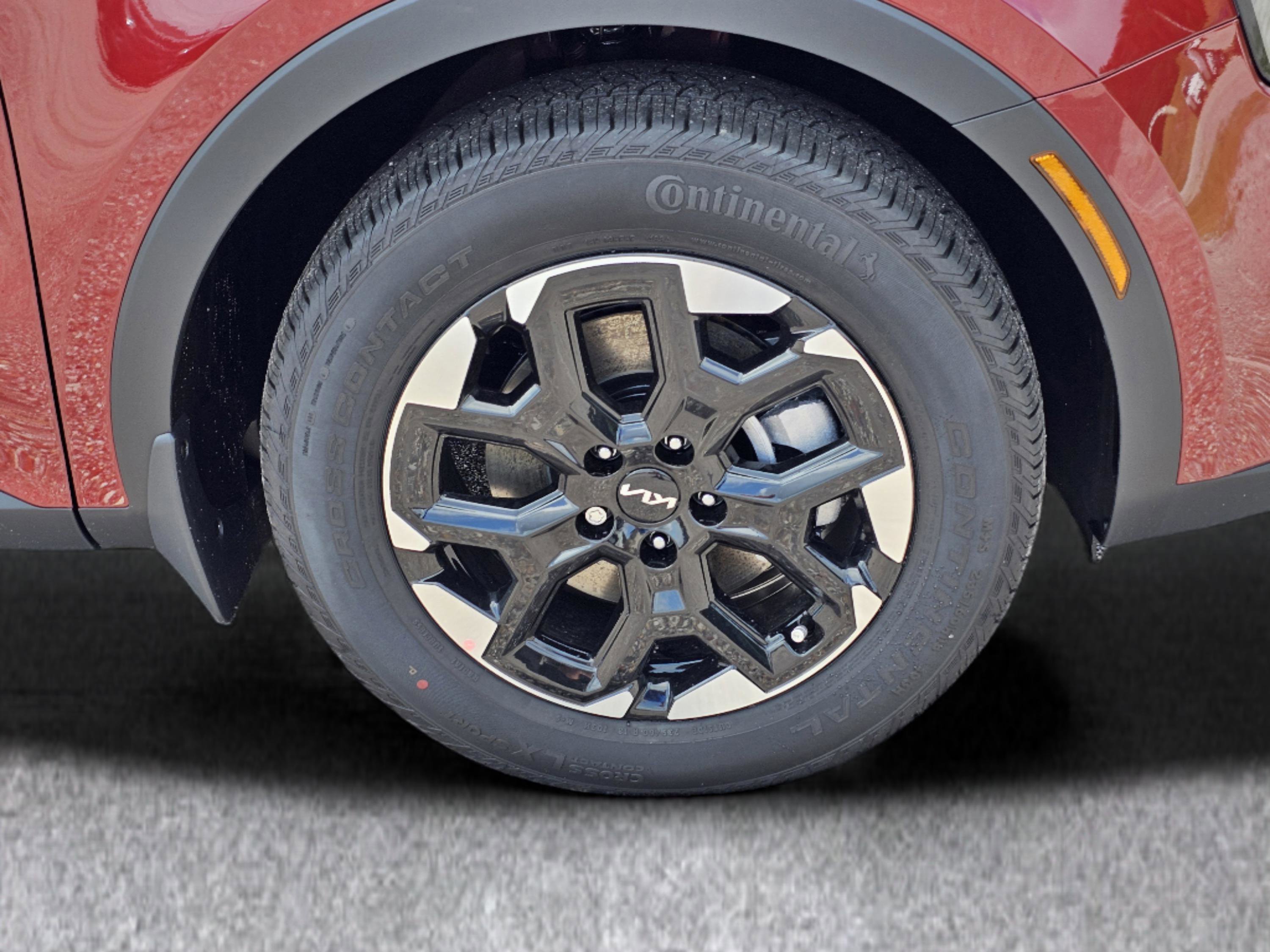 2025 Kia Sorento S photo 2