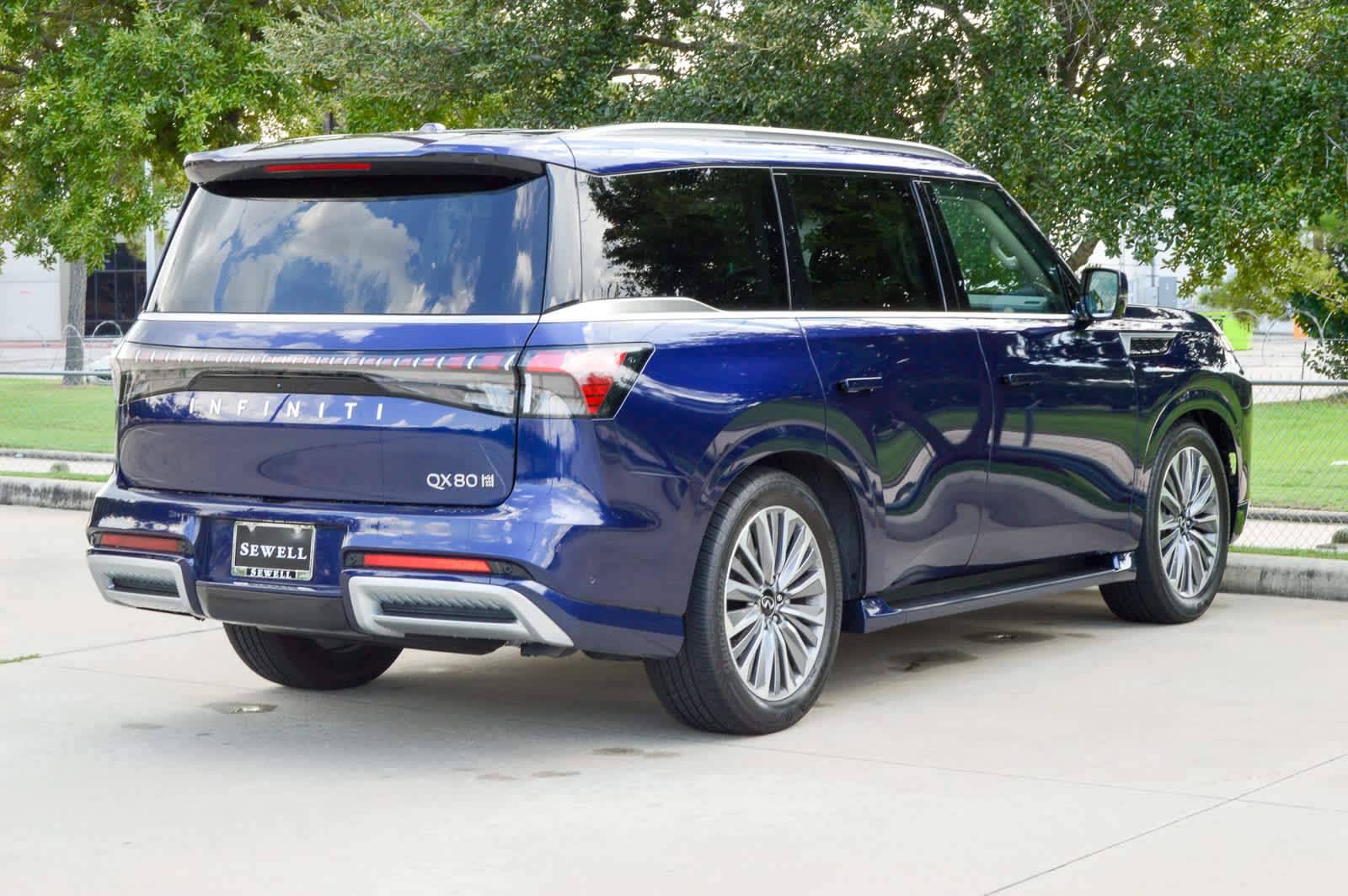 2025 Infiniti QX80 Sensory photo 4