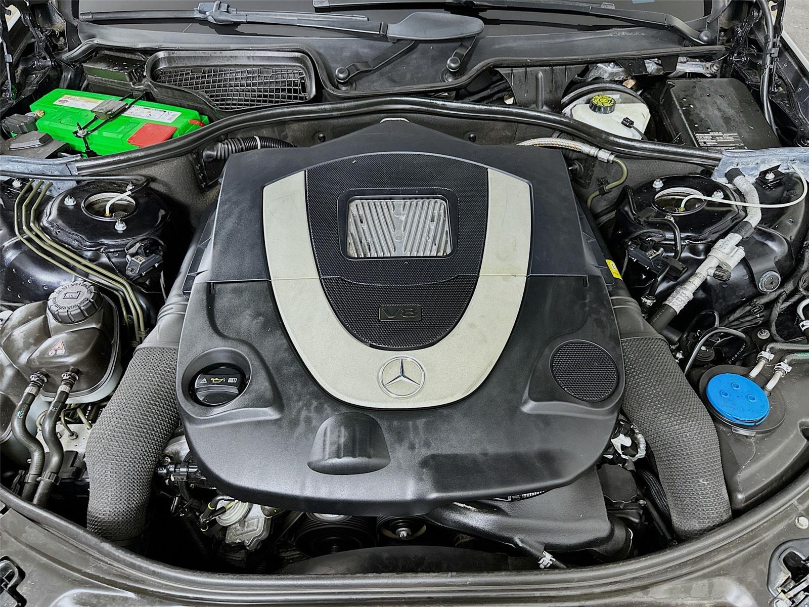 2009 Mercedes Benz S 4MATIC photo 30