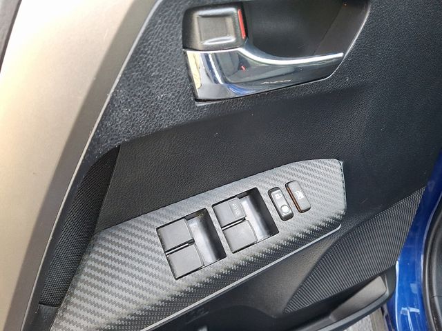 2015 Toyota RAV4 XLE photo 12