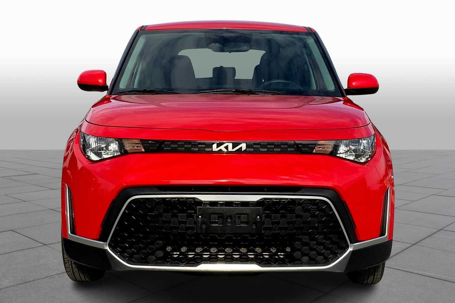 2023 Kia Soul LX photo 3