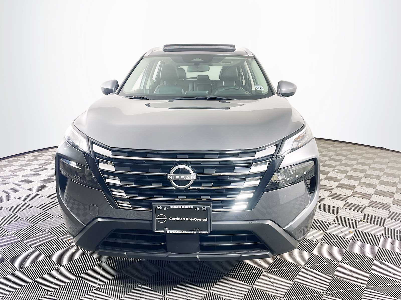 2024 Nissan Rogue SV photo 2