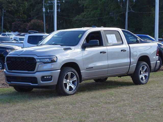 2025 Ram 1500 Tradesman photo 2