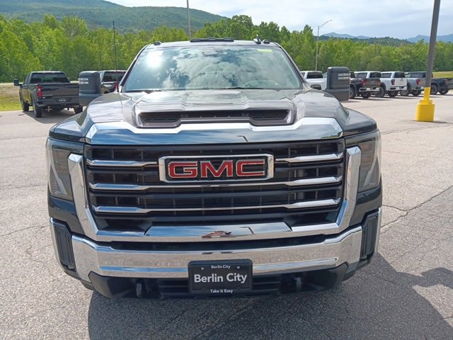 2025 Gmc Sierra 2500 HD SLE photo 2