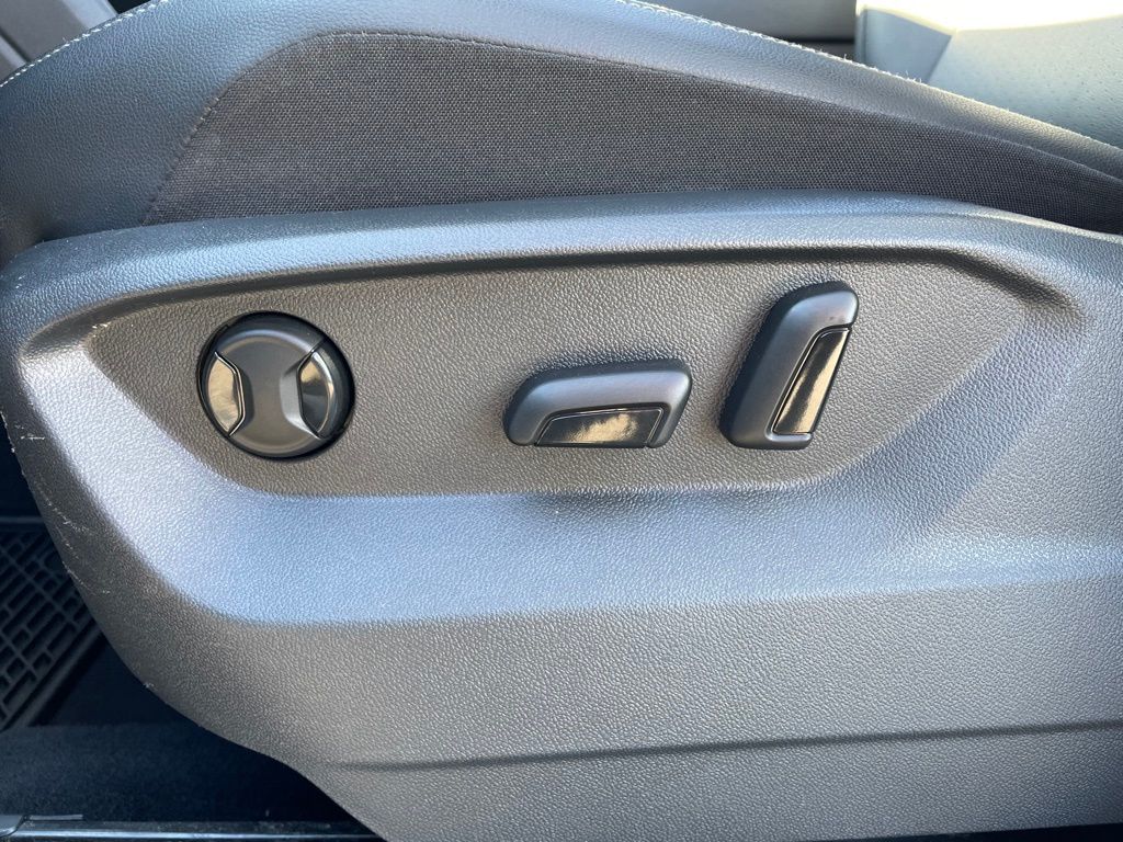 2019 Volkswagen Tiguan SEL Sport photo 17