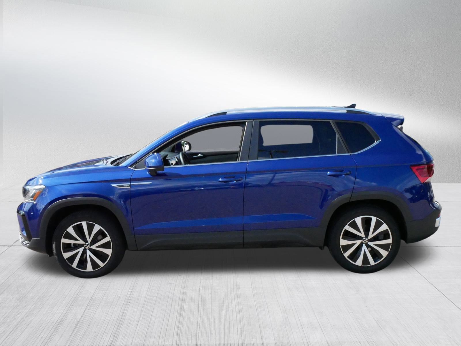 2023 Volkswagen Taos SE photo 4