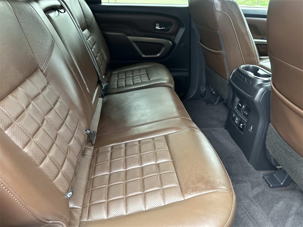 2021 Nissan Titan Platinum Reserve photo 11