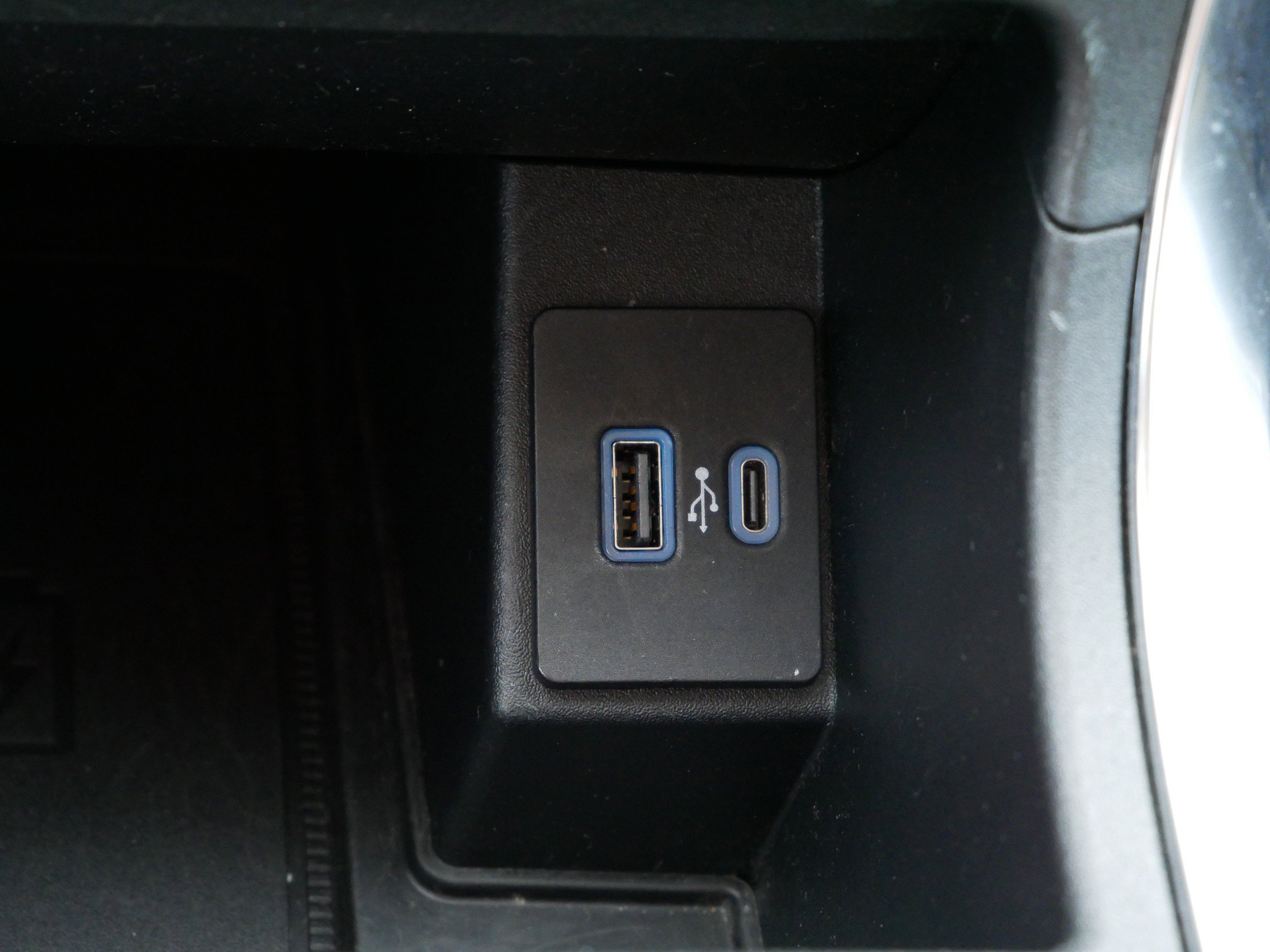 2024 Ford Edge Titanium photo 23