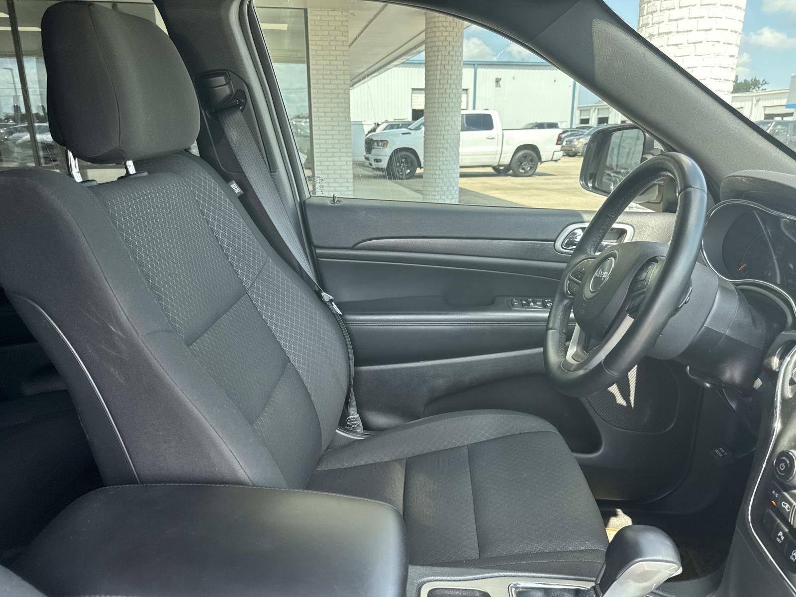 2018 Jeep Grand Cherokee Laredo E photo 10