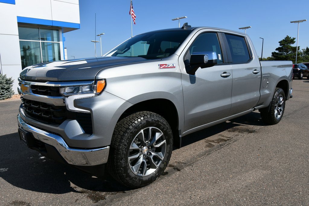 2026 Chevrolet Silverado 1500 LT photo 2