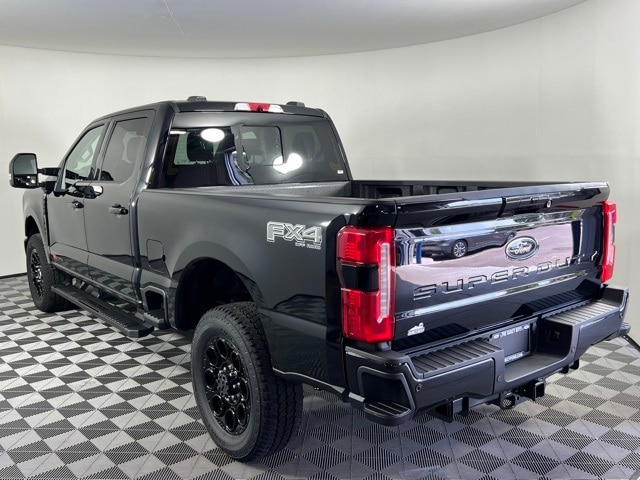 2025 Ford F-250 Lariat photo 4