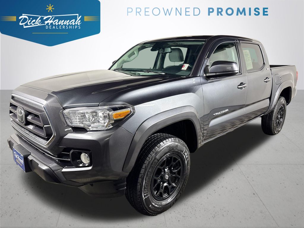 2022 Toyota Tacoma SR5's photo