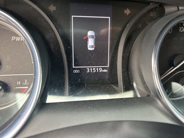 2020 Toyota Camry Hybrid SE photo 3