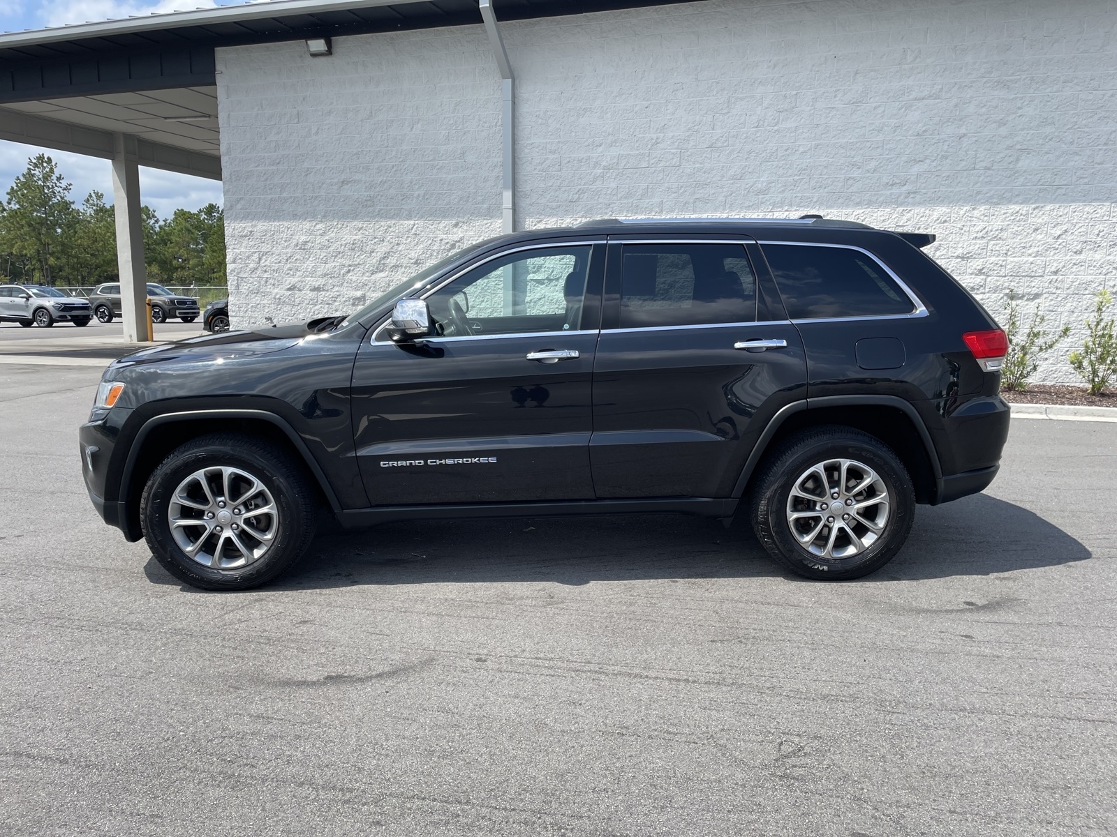 Used 2015 Jeep Grand Cherokee Limited with VIN 1C4RJFBG6FC207341 for sale in Myrtle Beach, SC